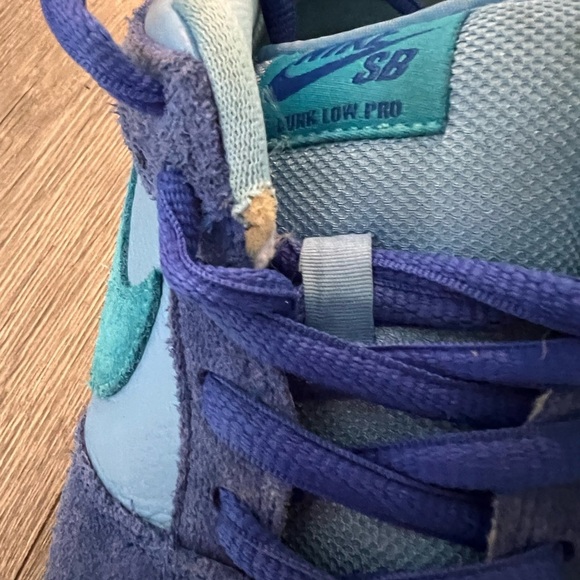 Gently used- Nike SB Dunk Low
Blue Raspberry Size 7 Men – Rare Fruit Pack - Picture 2 of 10